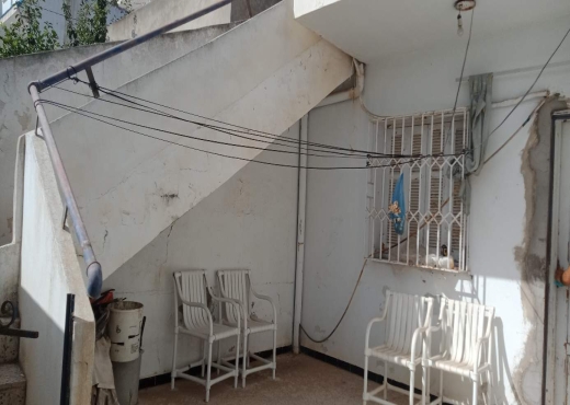 a bir bouragaba sur la route princiaple maison