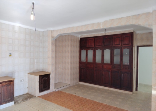 a vendre une maison  avec un terrain