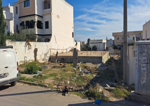 a vendre terrain de 460m avec plate de forme