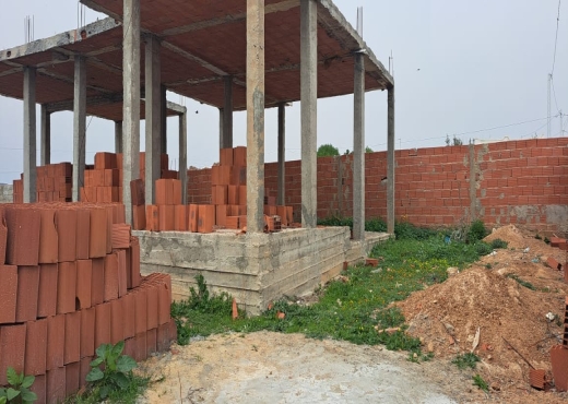 une villa inachevée  à Menchar de Hammamet